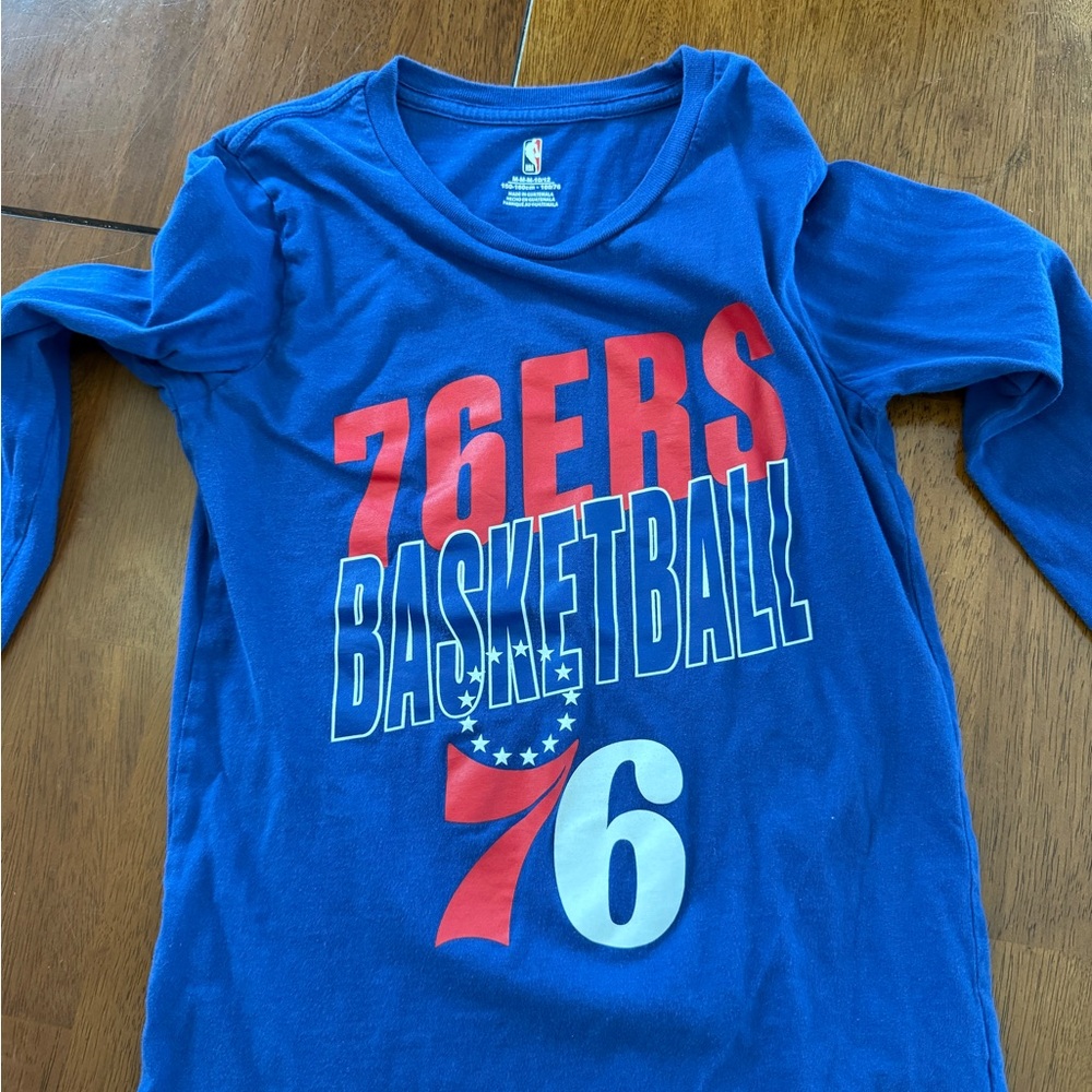 Boys size medium 76ers long sleeved shirt